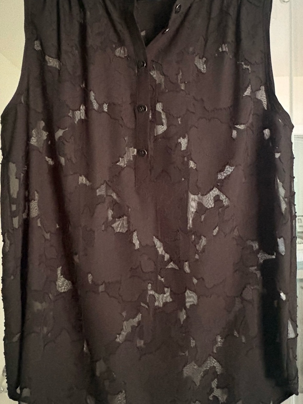 Black Floral Lace Sleeveless Button-Front top by Cabi
